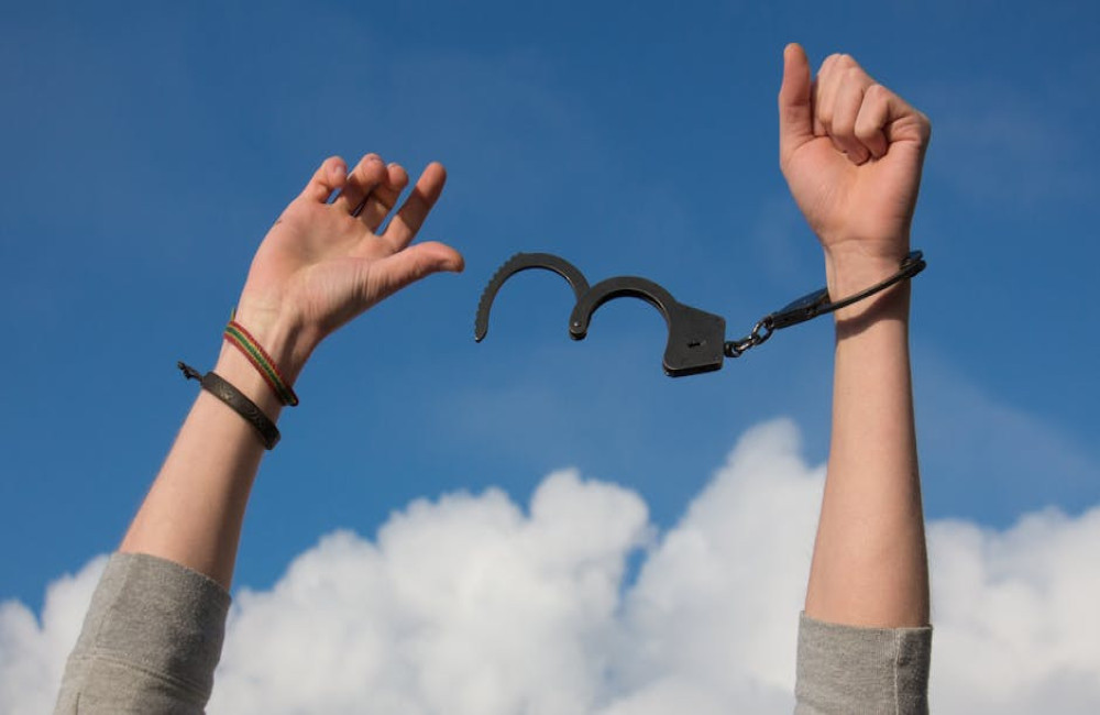 Wat betekent 'carte blanche'? Uitleg en herkomst van deze uitdrukking