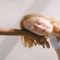 Wat betekent 'wie het kleine niet eert, is het grote niet weerd'?
